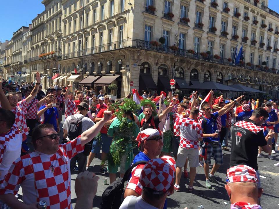 Hrvatska zemlja, Vatreni, Francuska, navijačke pjesme, hrvatske navijačke skupine, hrvatski navijači