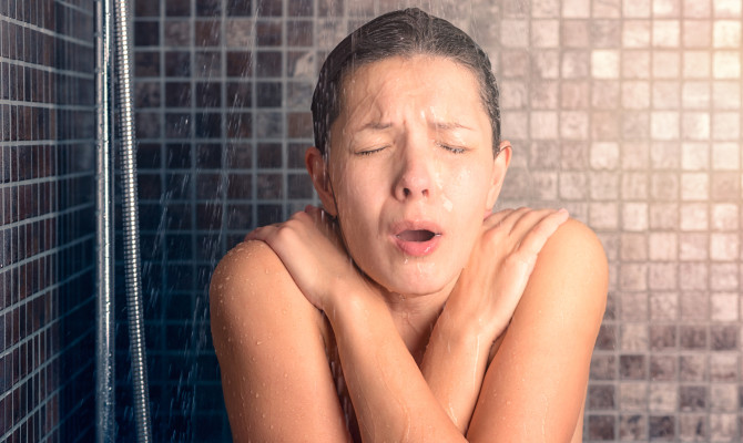 tuširanje, hladna voda, tuš, smanjiti , tuš kabina , kada, čišćenje, bakterije, savjeti