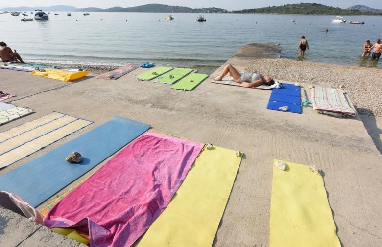 turisti, ručnici, plaža