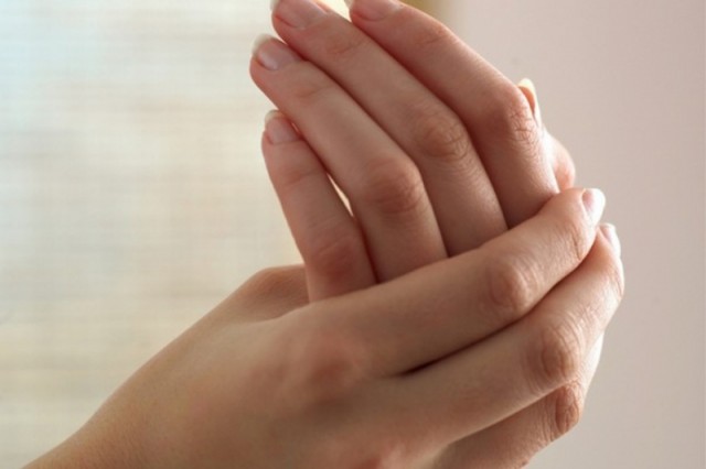 prsti, pucketanje , prsti, alternativna medicina, znanstvenici, pucanje zglobova, istraživanje, bolovi u zglobovima, pucketanje , trnci, Utrnulost ili trnci, prsti