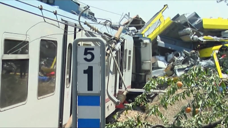 sudar vlakova, bari, italija