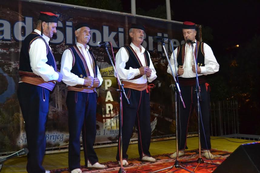 Široki Brijeg, Večer folklora