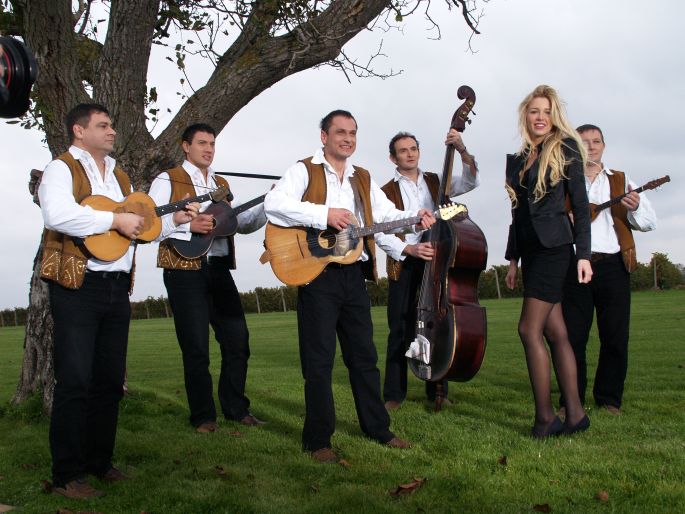 Slavonia band , colonia