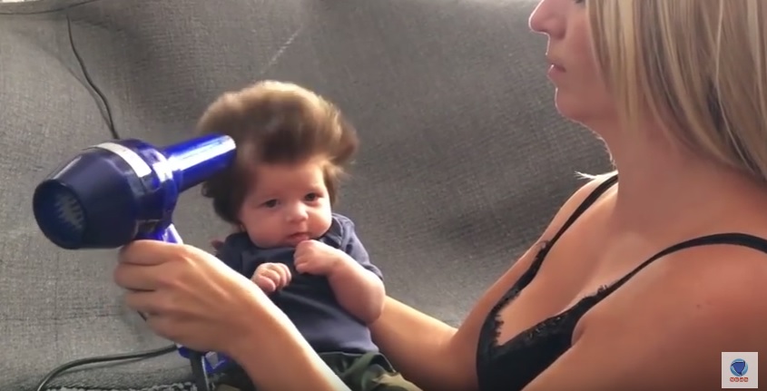 video snimak, beba sa kosom