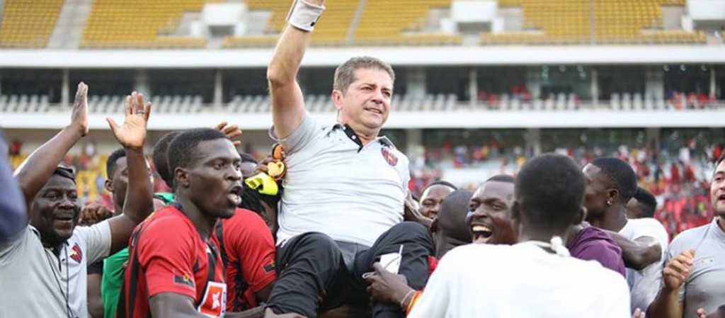 Dragan Jović slavi u Angoli