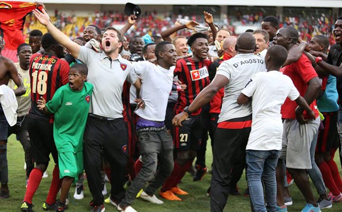 Dragan Jović slavi u Angoli