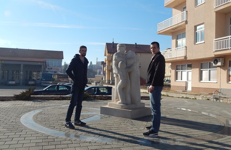 Dok sam radio u Njemačkoj bio sam dužan svima, sada radim u Duvnu i pravim kuću