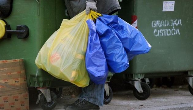 skupljanje plastičnih boca, plastične boce, rovinj