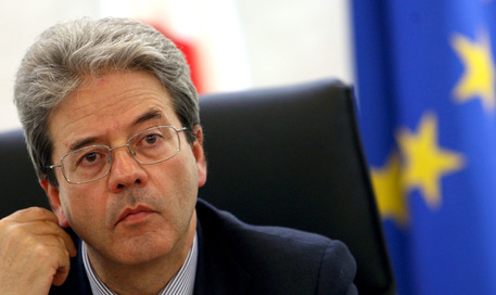 Paolo Gentiloni, Silvio Berlusconi