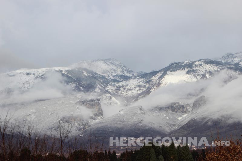 planine pod snijegom