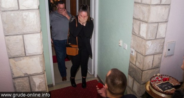 Grude, prošnja, prosidba, romantika