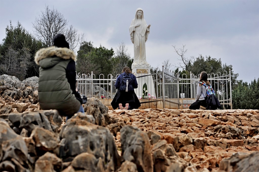 Međugorje, Gospa, Međugorje, Gospa, Gospa, Gospa Međugorje, Međugorje, Papa Franjo, Papa Franjo, Međugorje, nadbiskup Henryk Hoser, Međugorje, Marija Pavlović Lunetti, gospina poruka