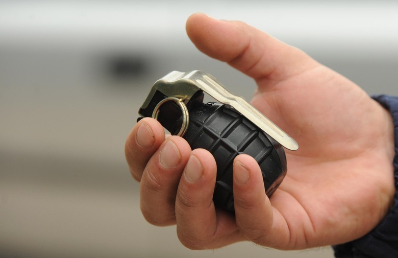 Mostar, ručna bomba