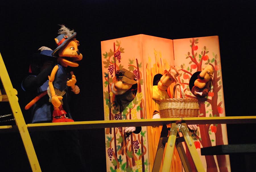 Lutkarsko kazalište Mostar, Mačak u čizmama