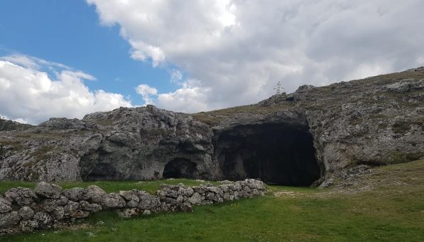Župa Bukovica, Pećina – Katedrala