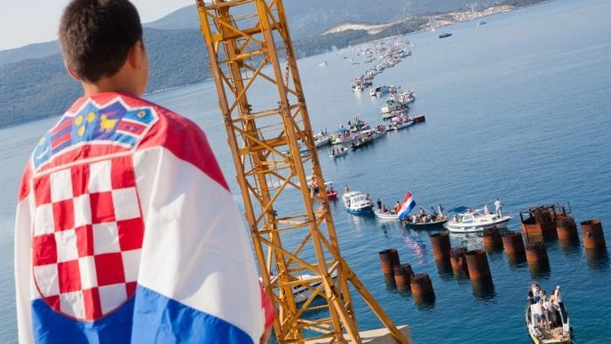 Neum, Pelješki most