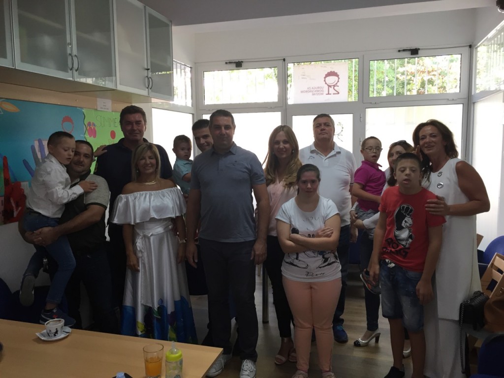 Down sindrom, Mostar, pomoć