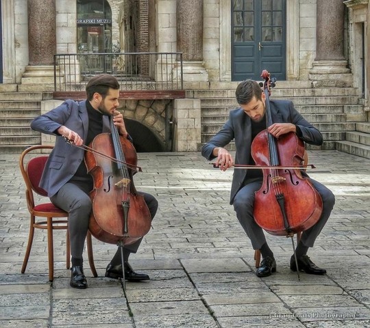 2CELLOS, Split