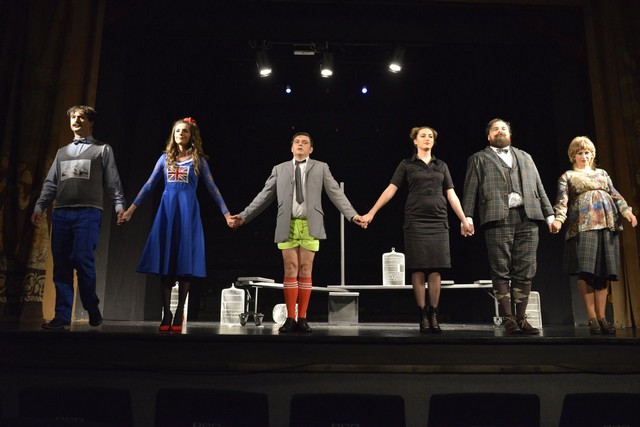 ćelava pjevačica, np mostar