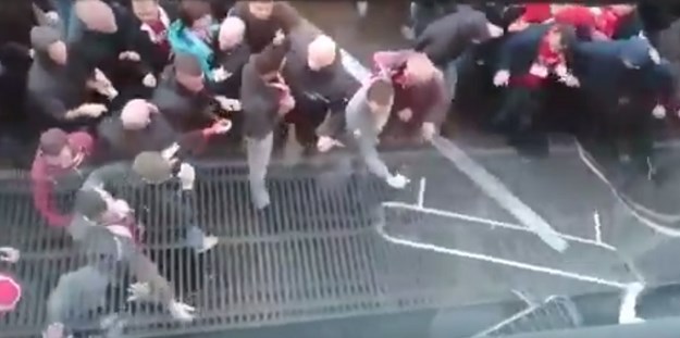 Neredi, neredi navijača