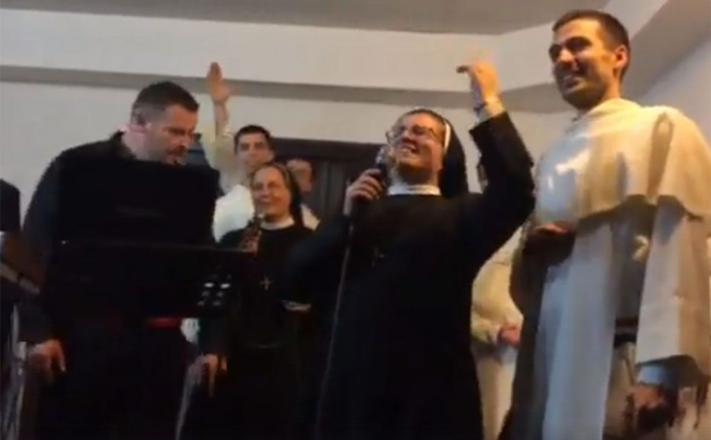 svećenici, časne sestre