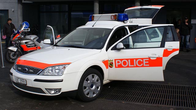 policija švicarska