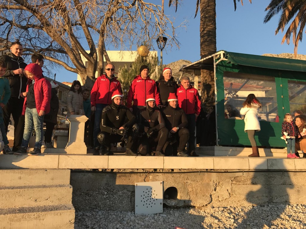 ronioci, božićno drvce