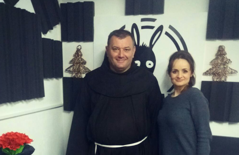 antonela vučić, fra Danko Perutina, običan radio