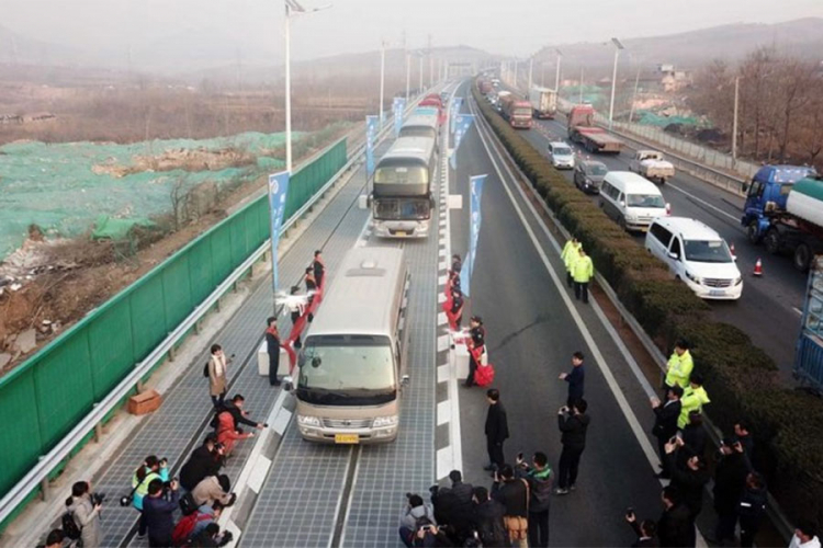 U Kini ukraden dio eksperimentalnog solarnog autoputa