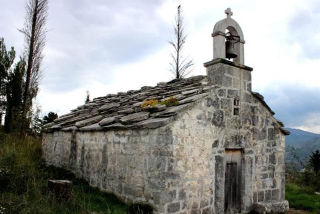 stara crkva u ravnom