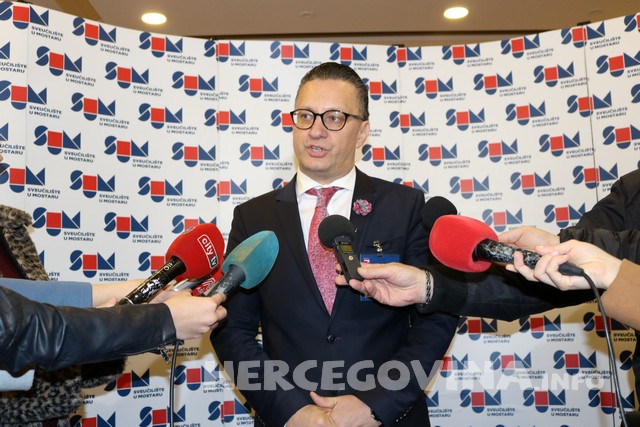 Mostar, Sveučilištu u Mostaru, klauzura