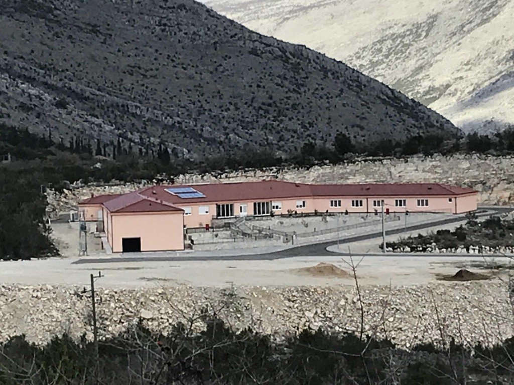 Ravno, Dom za stare i iznemogle