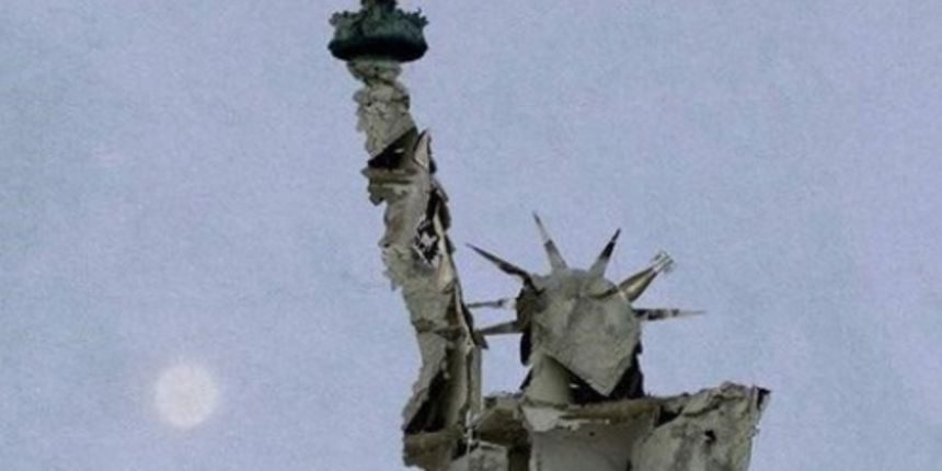 Kip slobode, ruševina