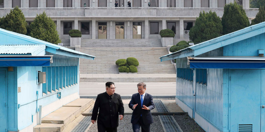 Moon Jae-in, Kim Jong-Un