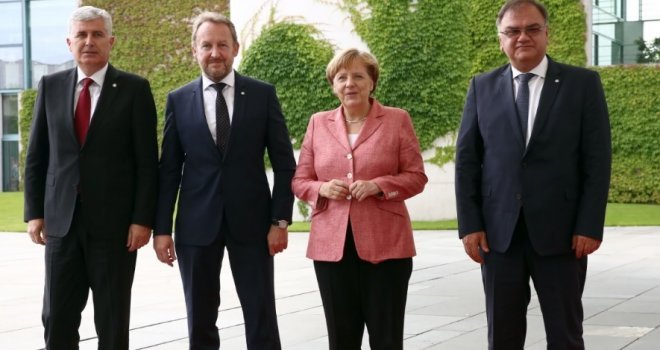 Angela Merkel, članovi predsjedništva