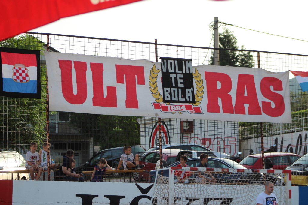 volim te bola, Ultras Zrinjski Mostar