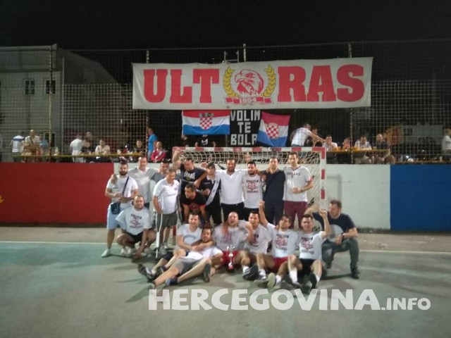 volim te bola, Klub navijača, Ultras Zrinjski Mostar