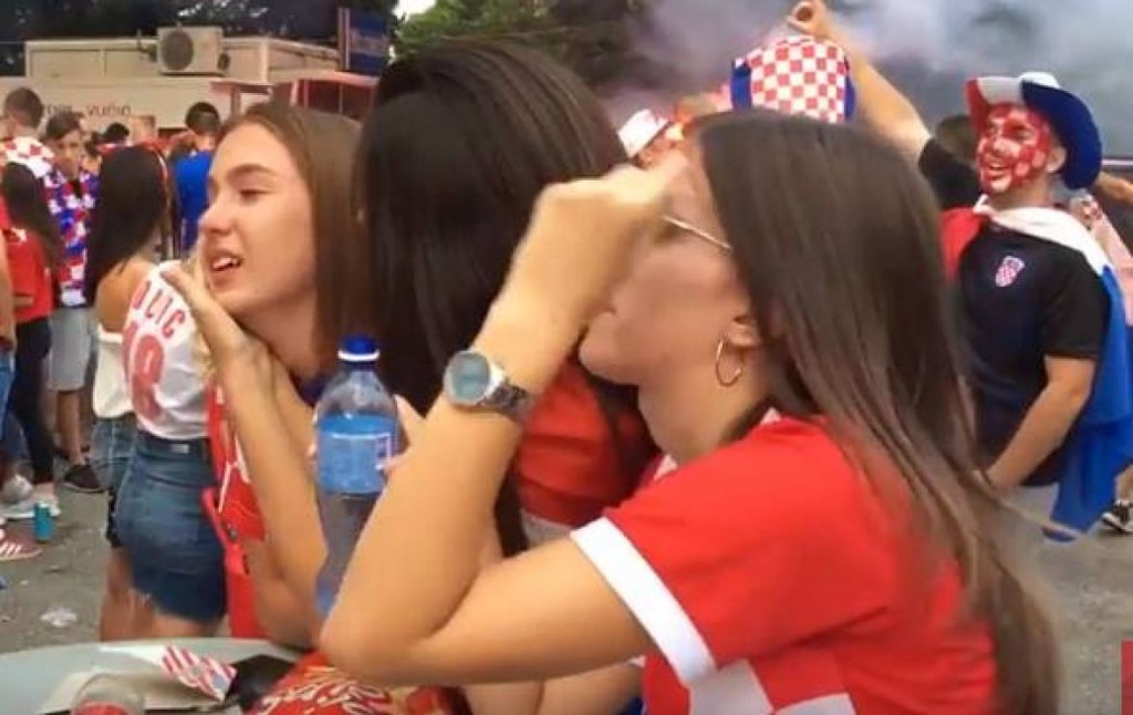 Hrvatska zemlja, suze