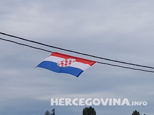 Hrvatska zemlja, Mostar, Hrvatska, zastave, Herceg Bosna