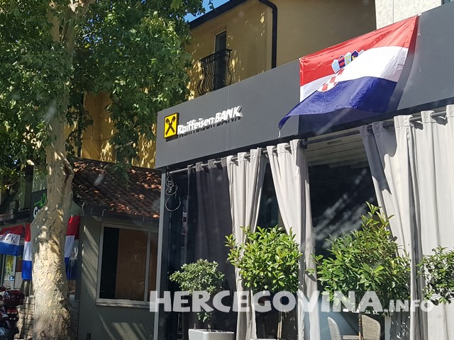 Čitluk okićen trobojnicama čeka utakmicu Hrvatska-Rusija