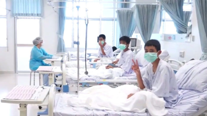 dresovi, spašeni dječaci , Tajland