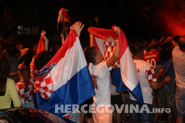 Mostar, slavlje, Vatreni, hrvtaska vatreni, Hrvati u BIH, Hrvatska zemlja