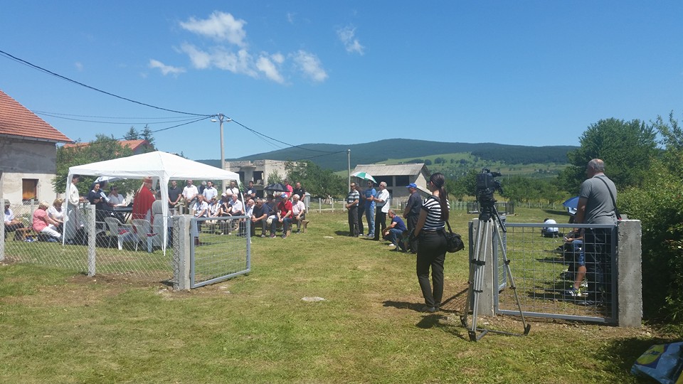 bosanski petrovac, crkva