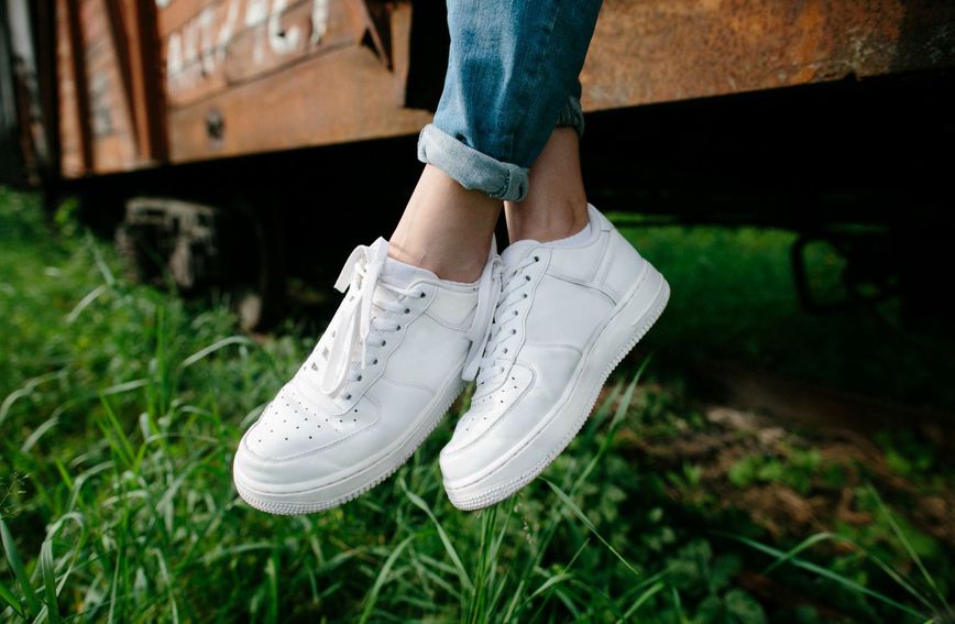 neugodan miris, tenisice