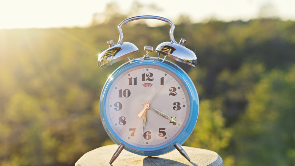 pomicanje sata, pomijeranje sata