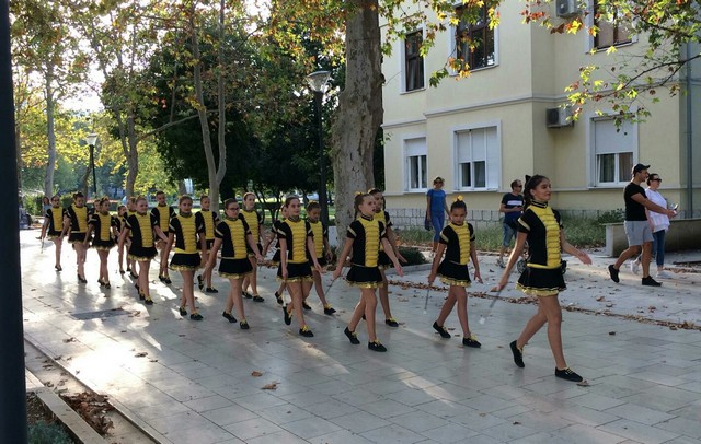 Mostarske mažoretkinje