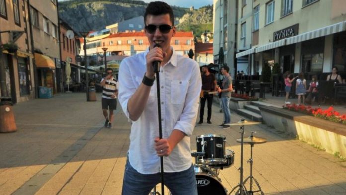 Mladi glazbenik Toni Pavić novu ljubavnu pjesmu 'Ti' napisao je u samo tri minute