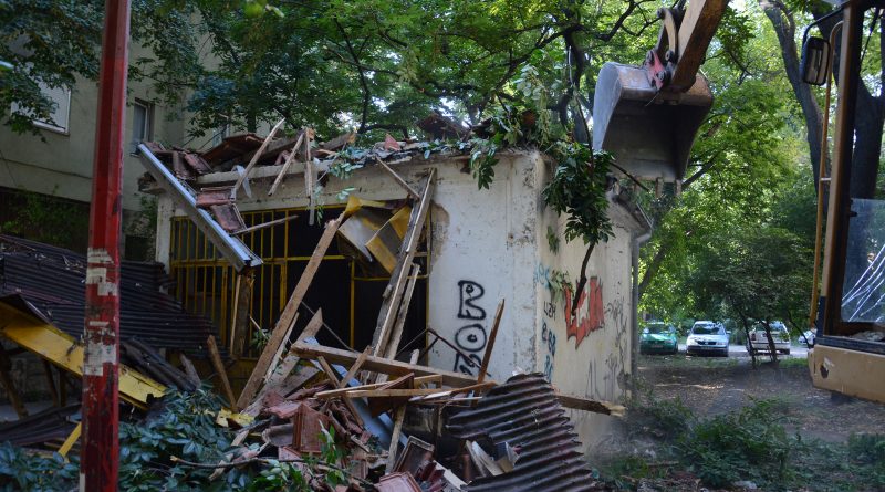 Mostar, Bespravna gradnja u Mostaru, rušenje