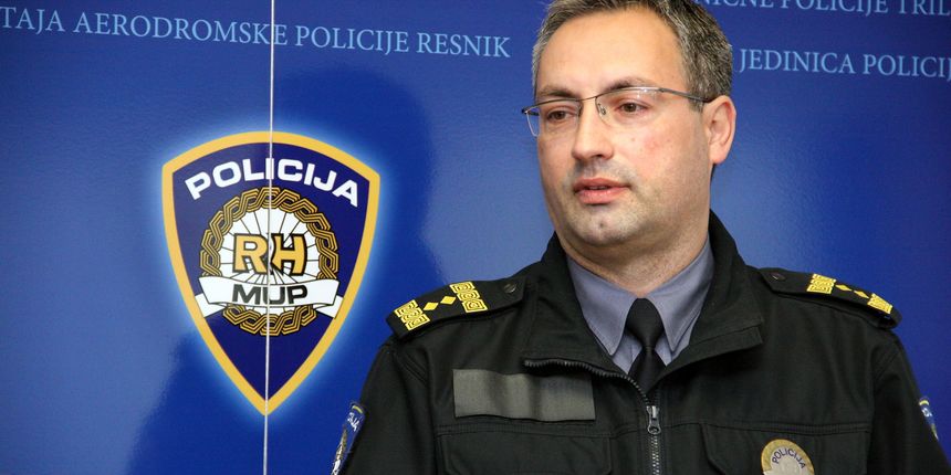 Načelnik splitske policije, čiji je sin pijan razbio njegovo vozilo, podnio je ostavku
