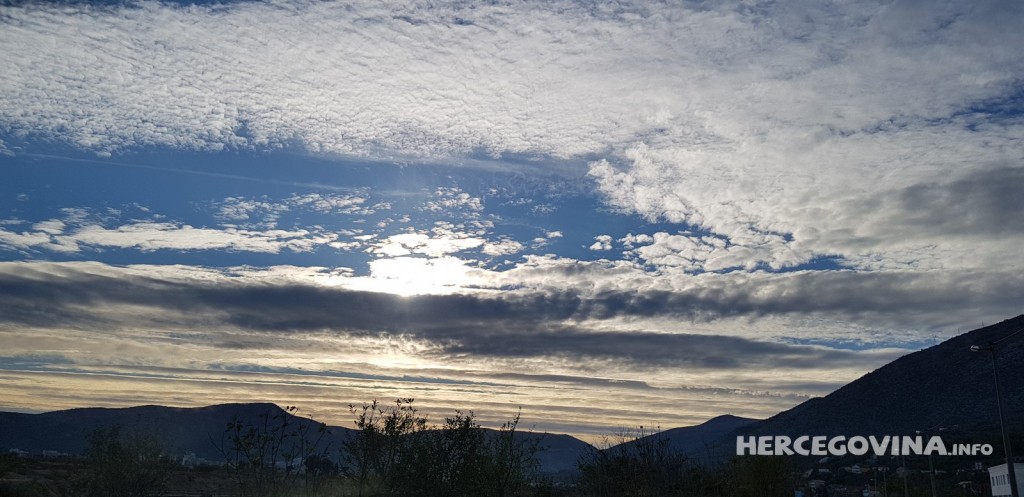 nebo, Mostar